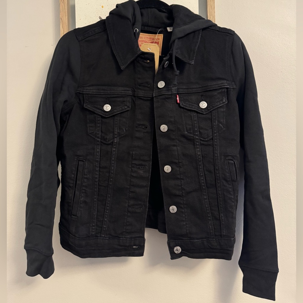 Brand New w/ Tags: Original Levi’s Ttucker Jacket